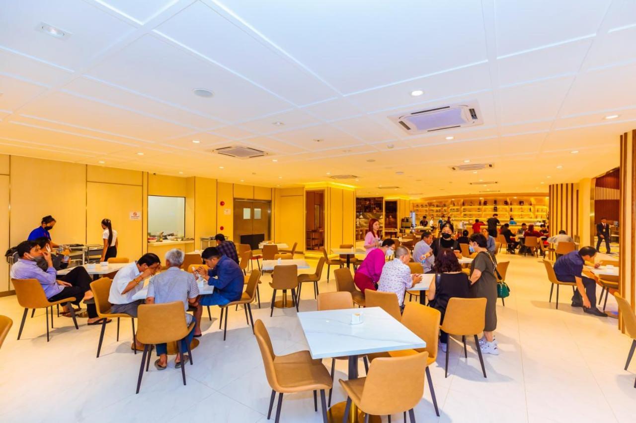 Dynasty Casino Hotel Bavet Екстериор снимка